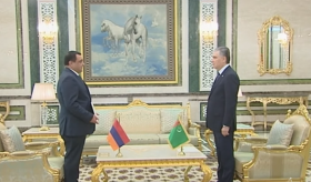 Դեսպան Խարազյանն իր հավատարմագրերը հանձնեց Թուրքմենստանի նախագահին