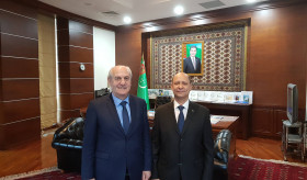 Встреча посла Бадаляна с министром здравоохранения и медицинской промышленности Туркменистана.